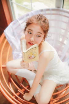 少女洛荷