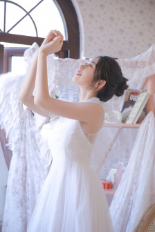 年轻漂亮的女教师